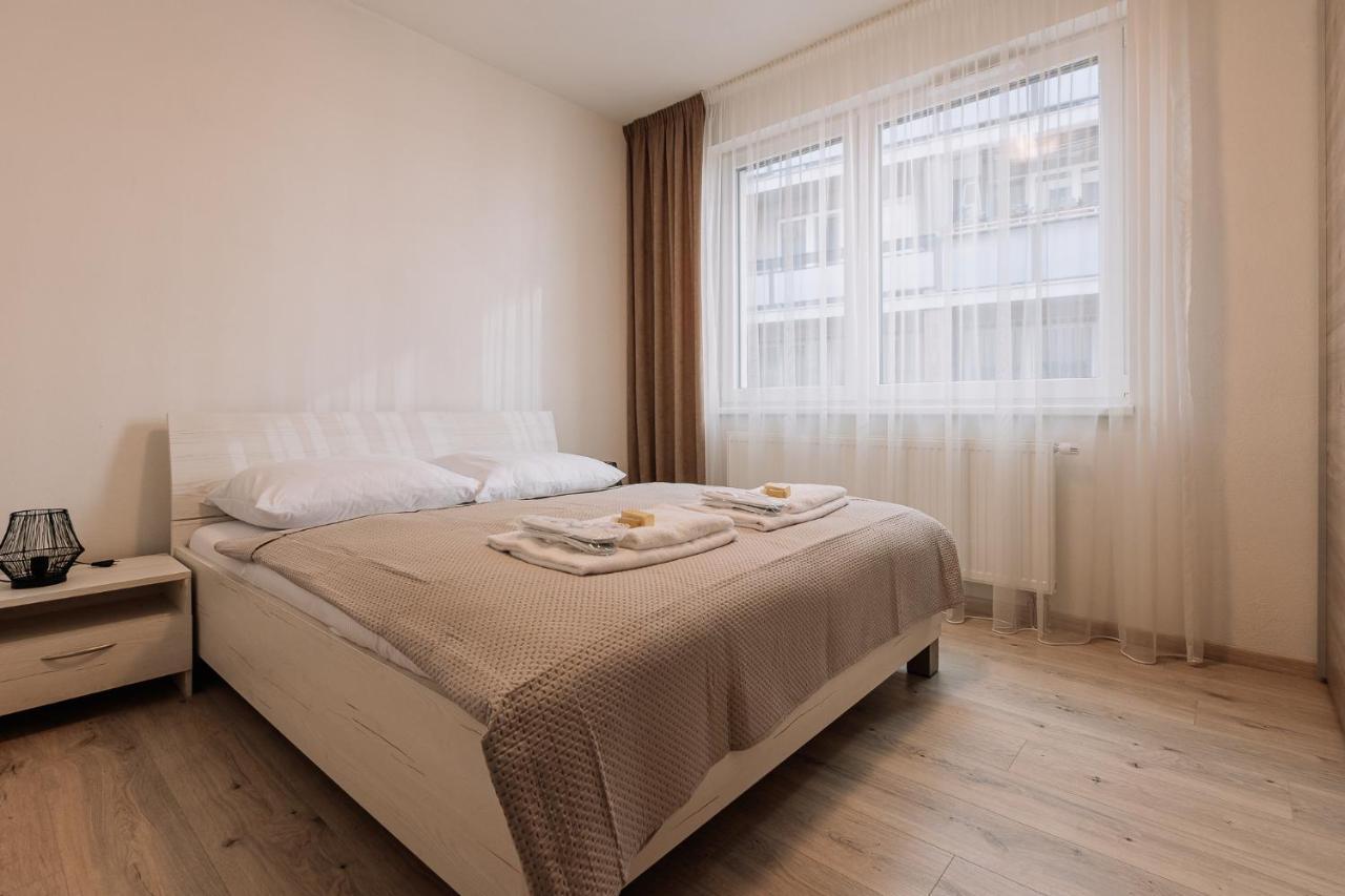 Skau 1 Old Town Family & Business Apartment Free Parking 브라티슬라바 외부 사진