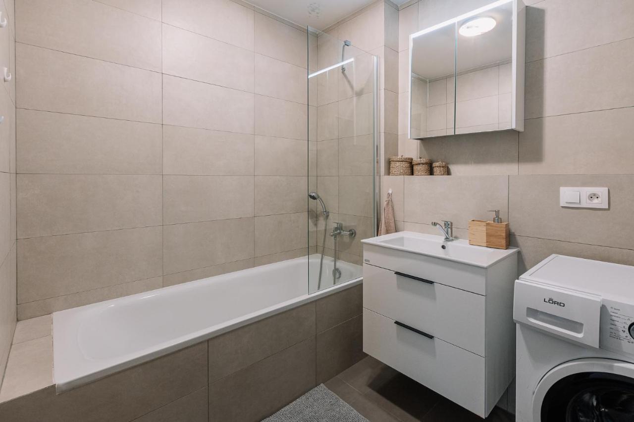 Skau 1 Old Town Family & Business Apartment Free Parking 브라티슬라바 외부 사진