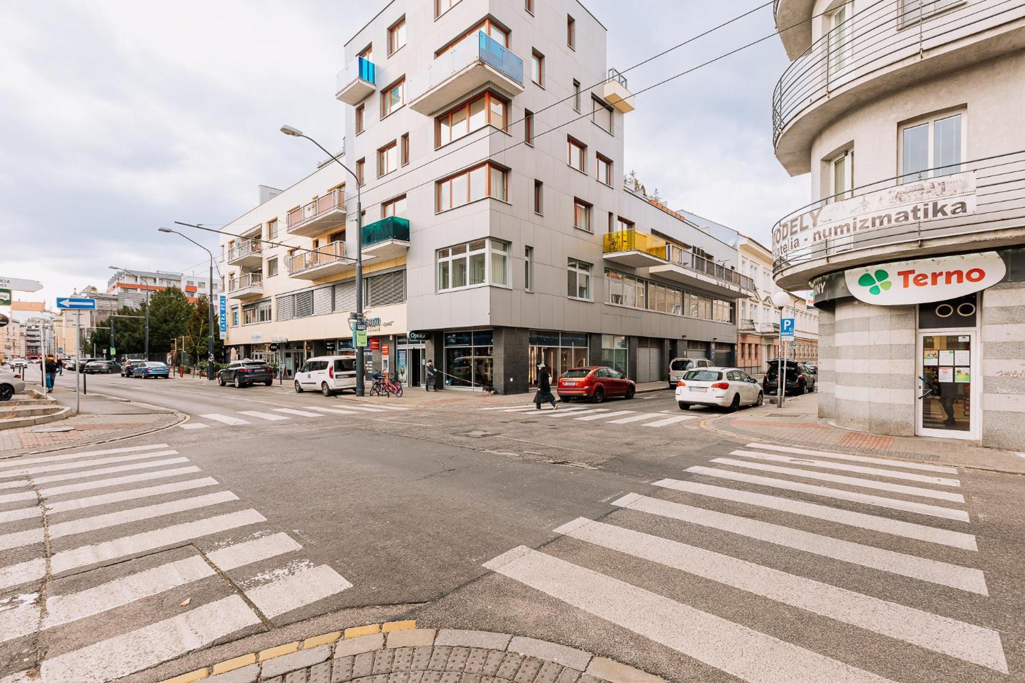 Skau 1 Old Town Family & Business Apartment Free Parking 브라티슬라바 외부 사진